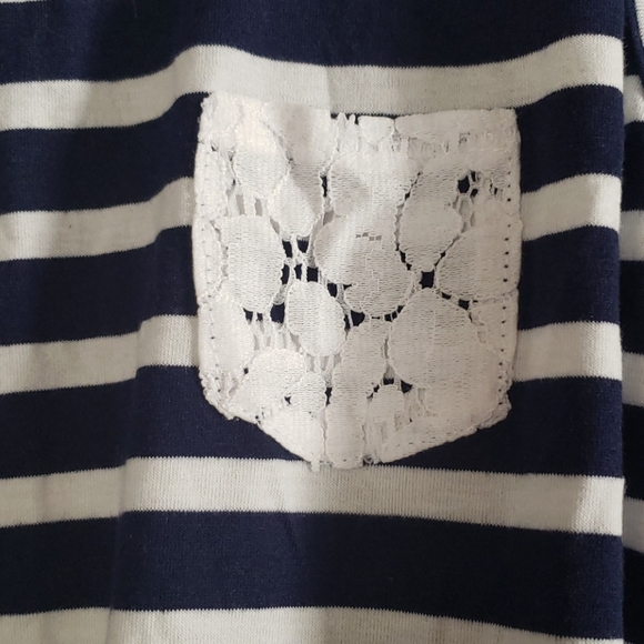 Blue and white striped tank-top with lace pocket - Picture 3 of 6